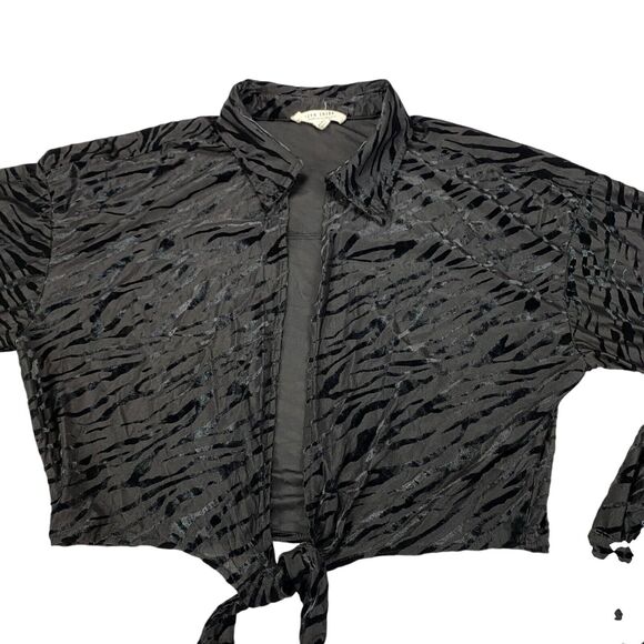 12th Tribe Crop Blouse Womens Medium Black Zebra Print Long Sleeve Tie Front - Picture 9 of 13